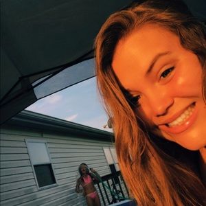 Meet your Posher, Madison